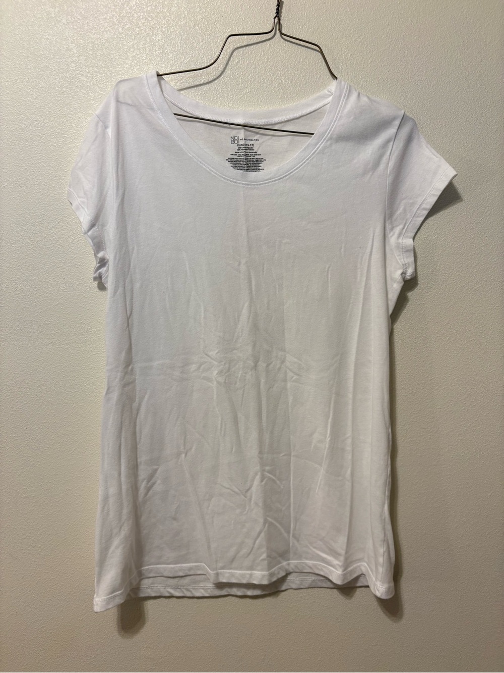 No Boundaries White Scoop Neck Short Sleeve Tee